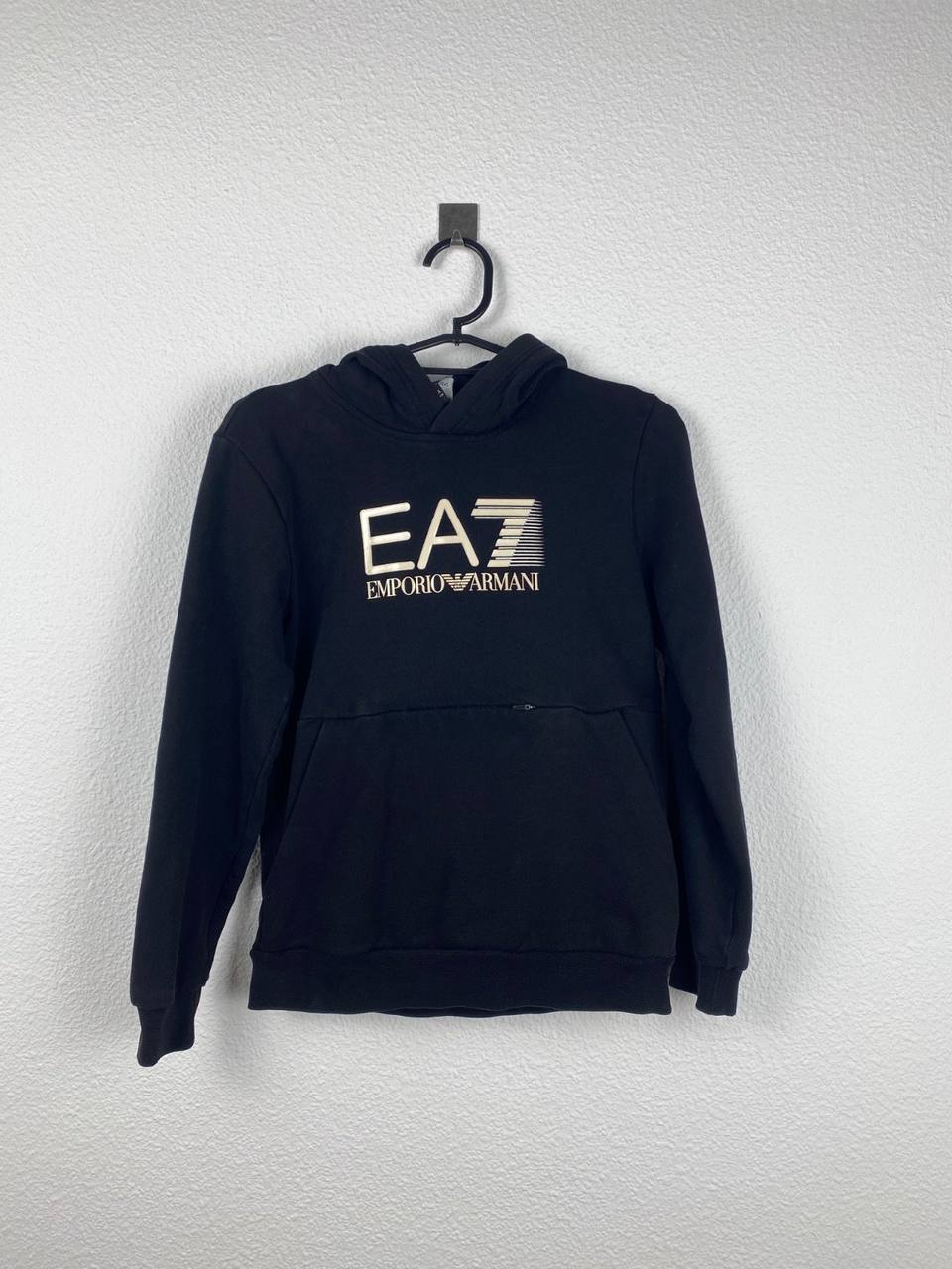 EA7 Emporio Armani sudadera niño capucha negra vintage streetwear