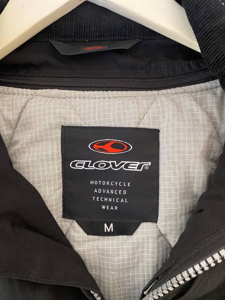 Clover chaqueta moto textil negro blanco rojo streetwear — foto 5
