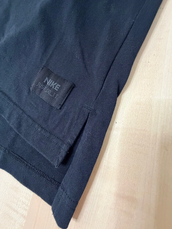 Camiseta Nike Negra Center Swoosh Espalda Big Spray Logo - Talla S — foto 4
