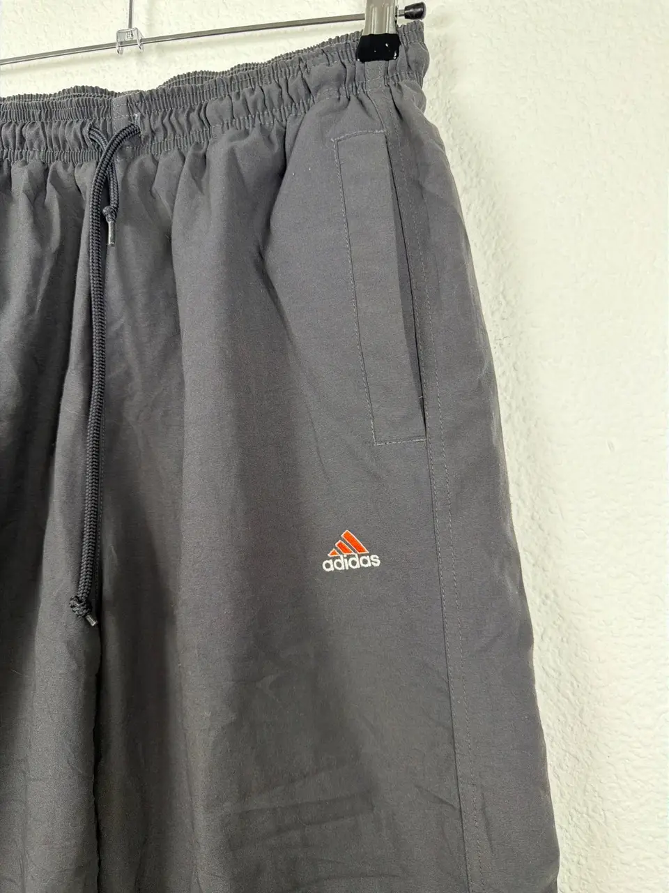Adidas pantalón chándal gris cremalleras tobillo Vintage Deporte — foto 2
