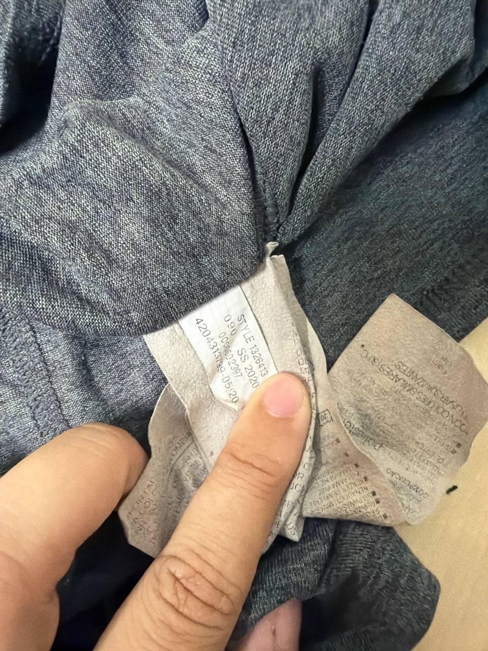 Under Armour Tech Tee Camiseta M Gris Manga Corta Deporte — foto 5