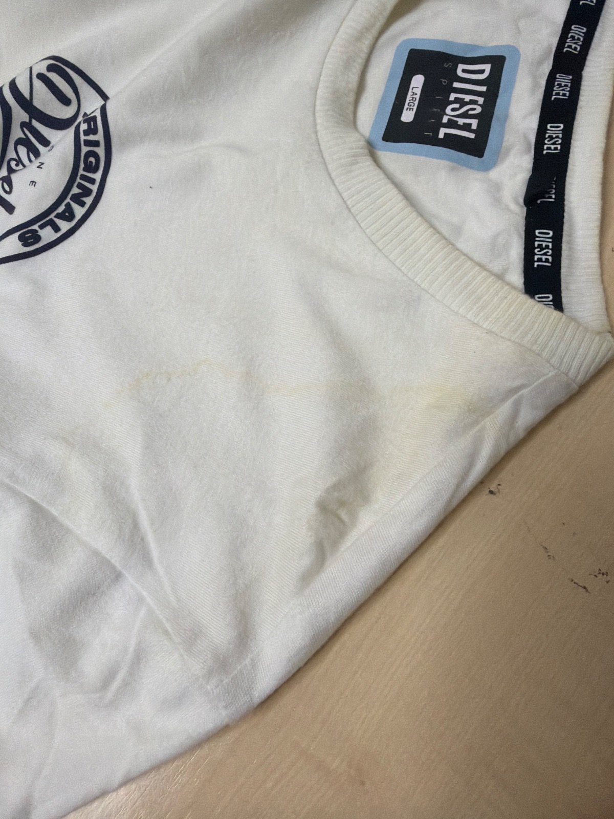 https://www.vinted.es/items/10076665336-camiseta-diesel-degradado-ombre-blancoazul-marino-talla-l — foto 7