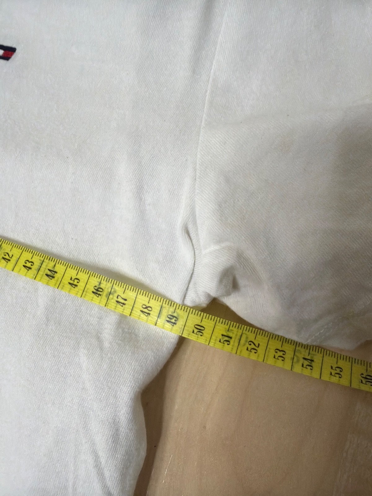Tommy Hilfiger White V-Neck T-Shirt Basic Tee Logo Size M — foto 6