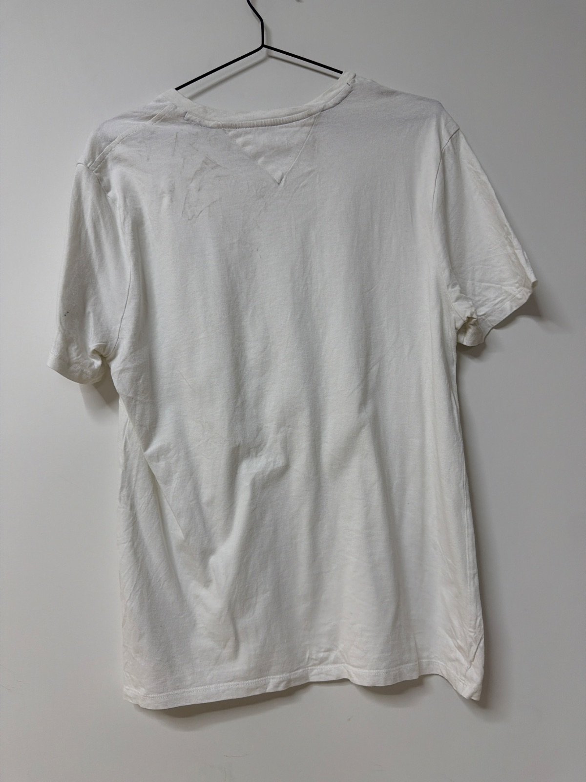 Tommy Hilfiger White V-Neck T-Shirt Basic Tee Logo Size M — foto 2