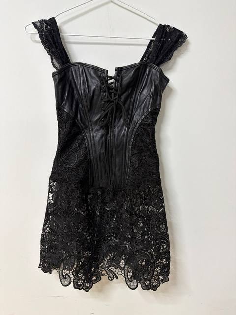 Top corsé vintage Y2K encaje y efecto piel negro / Goth Dark Coquette
