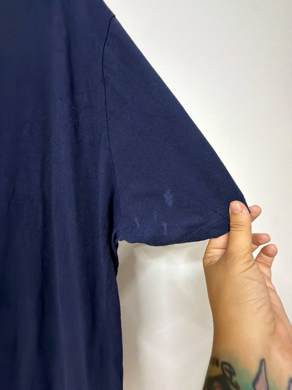 Camiseta GAP Logo Camuflaje Azul Marino Vintage Oversize — foto 3