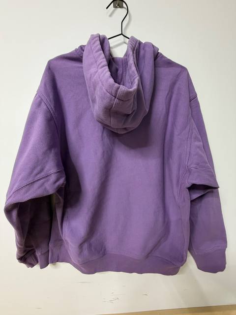 Sudadera Carhartt WIP capucha lila oversize streetwear