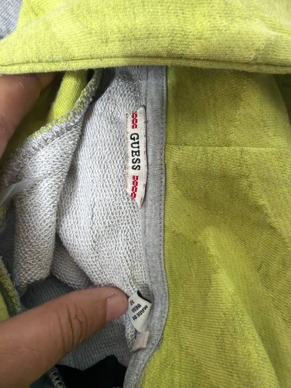 Guess sudadera capucha niño talla 10 gris negro amarillo neón, gris/negro/amarillo neón — foto 3