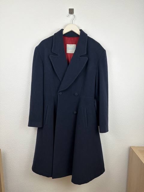 Gabardina Beneton color negro talla 44