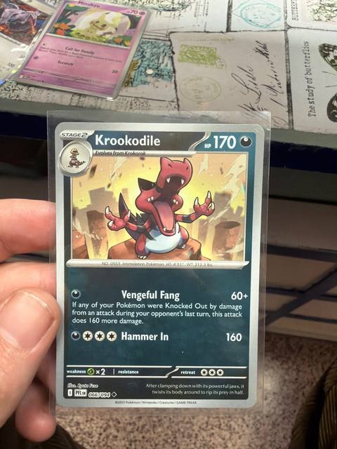 Krookodile Phantasmal Flames 066/094 Ingles TCG