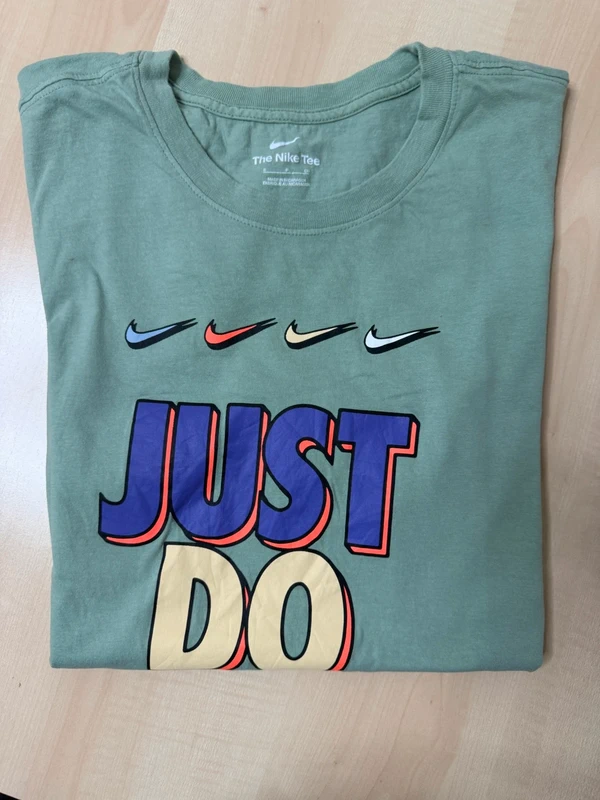 Camiseta Nike "Just Do It" Verde Salvia / Caqui - Talla S — foto 4